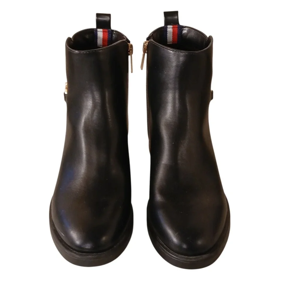 Tommy‎ Hilfiger Black Leather Ankle Boots Women's 6.5 Side Zip Gold TH Logo - Picture 2 of 16